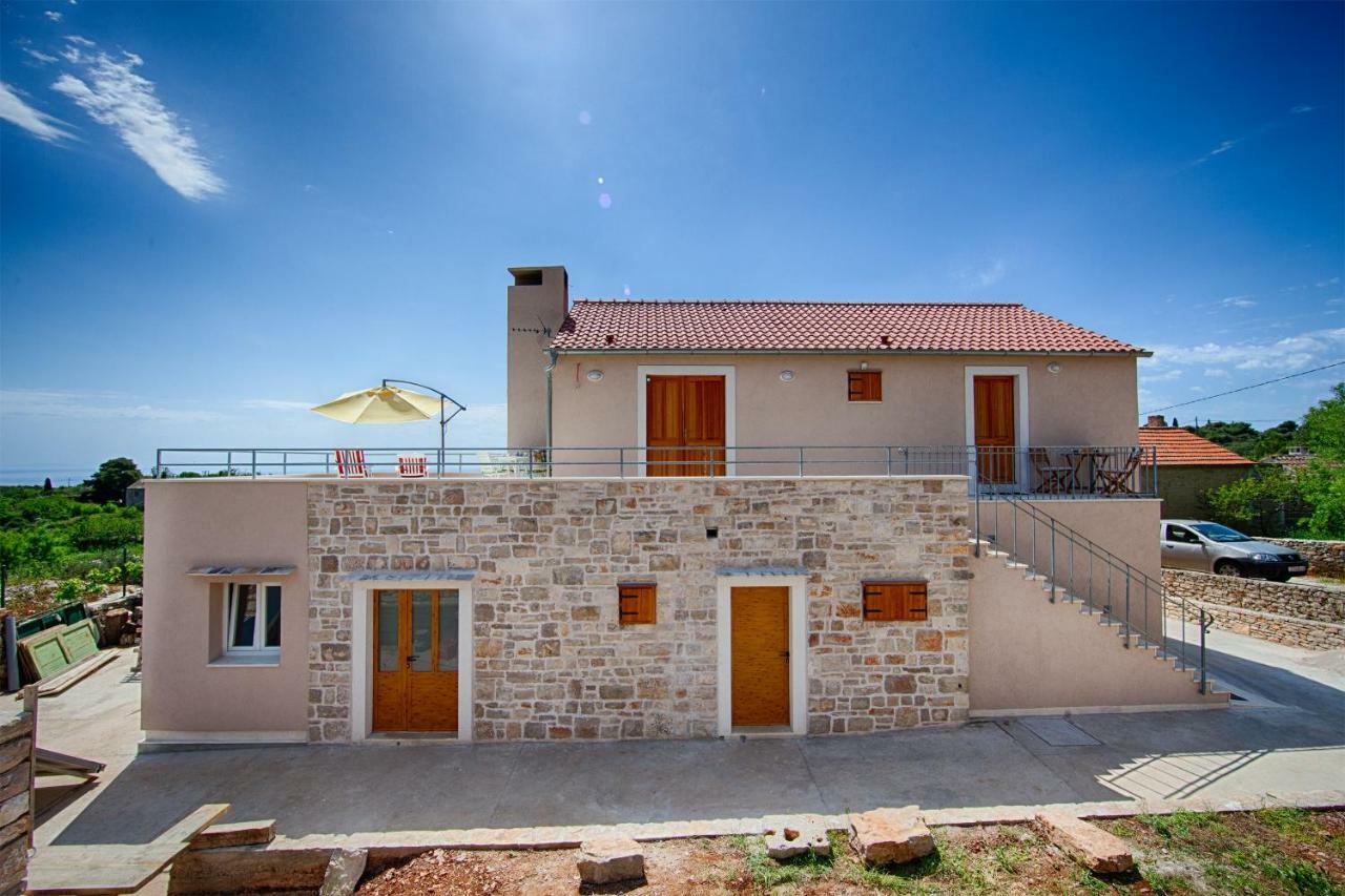 Betini Apartments - Authentic Island Escape Komiža Exterior foto